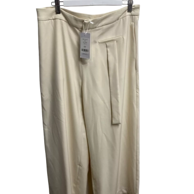  Womens  Size 12 Ankle Length Pants White 