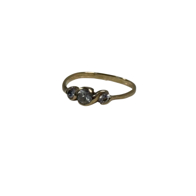9 ct. (375) Gold Ring w/ 3 Faceted Cubic Zirconia Stones/Crystals (1.64 grams) - Size 6.5 