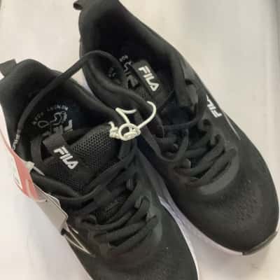 Fila Kids size 2  Black  runners
