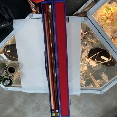 Dufferin 2 piece pool cue in case