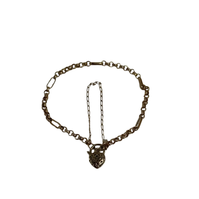9 ct. (375) Gold Belcher Chain Braclet w/ Safety Chain and Love Heart Locket Clasp (3 grams)