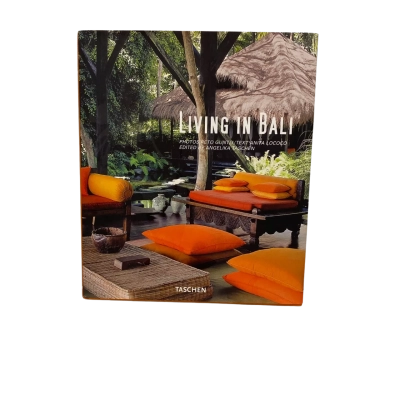 Living in Bali Pic Book 
