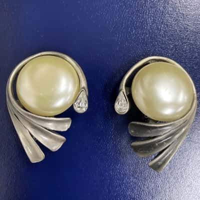  Womens Vintage Large Faux Pearl Centred Silver Tone Clip On Earrings with Diamanté Accents 
