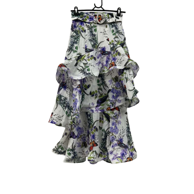 BEAUTIFUL SHEIKE AVERY SKIRT. SIZE 8 