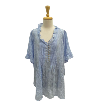 Taking Shape Natural Pleat Detail Top.  Size 24.  New with tags