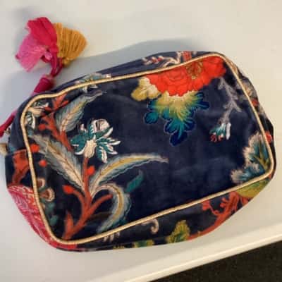  Women's Oser Clutch Floral / Navy Blue 