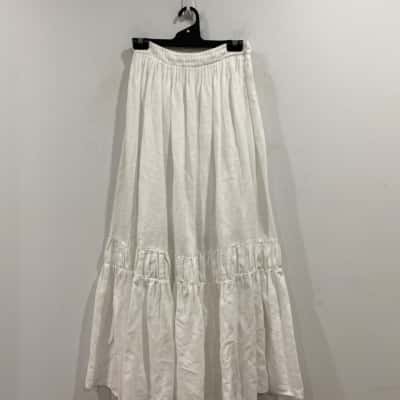 Country Road Womens  Size 4 White skirt