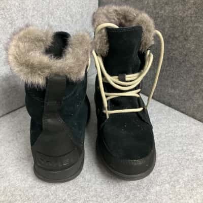 Sorel Explorer Joan Faux Fur boots - Womens  Size 6.5 Black  