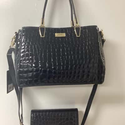 Serenade Womens Black  