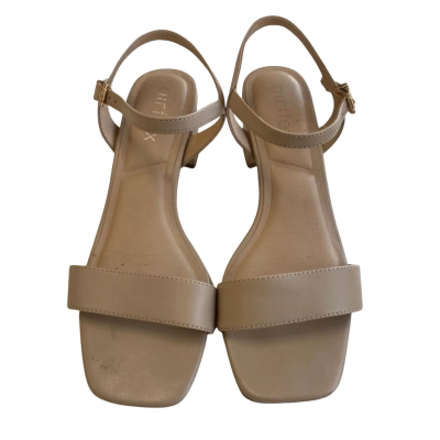 Airflex Size 7 Heels Nude 