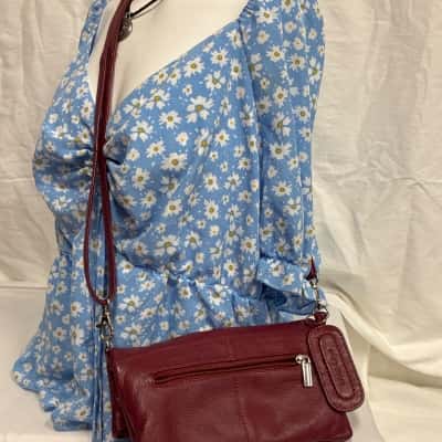 Futura Womens Shoulder Bag Maroon 