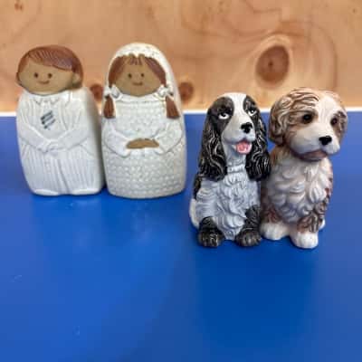 X2 sets of novelty salt & pepper shakers 