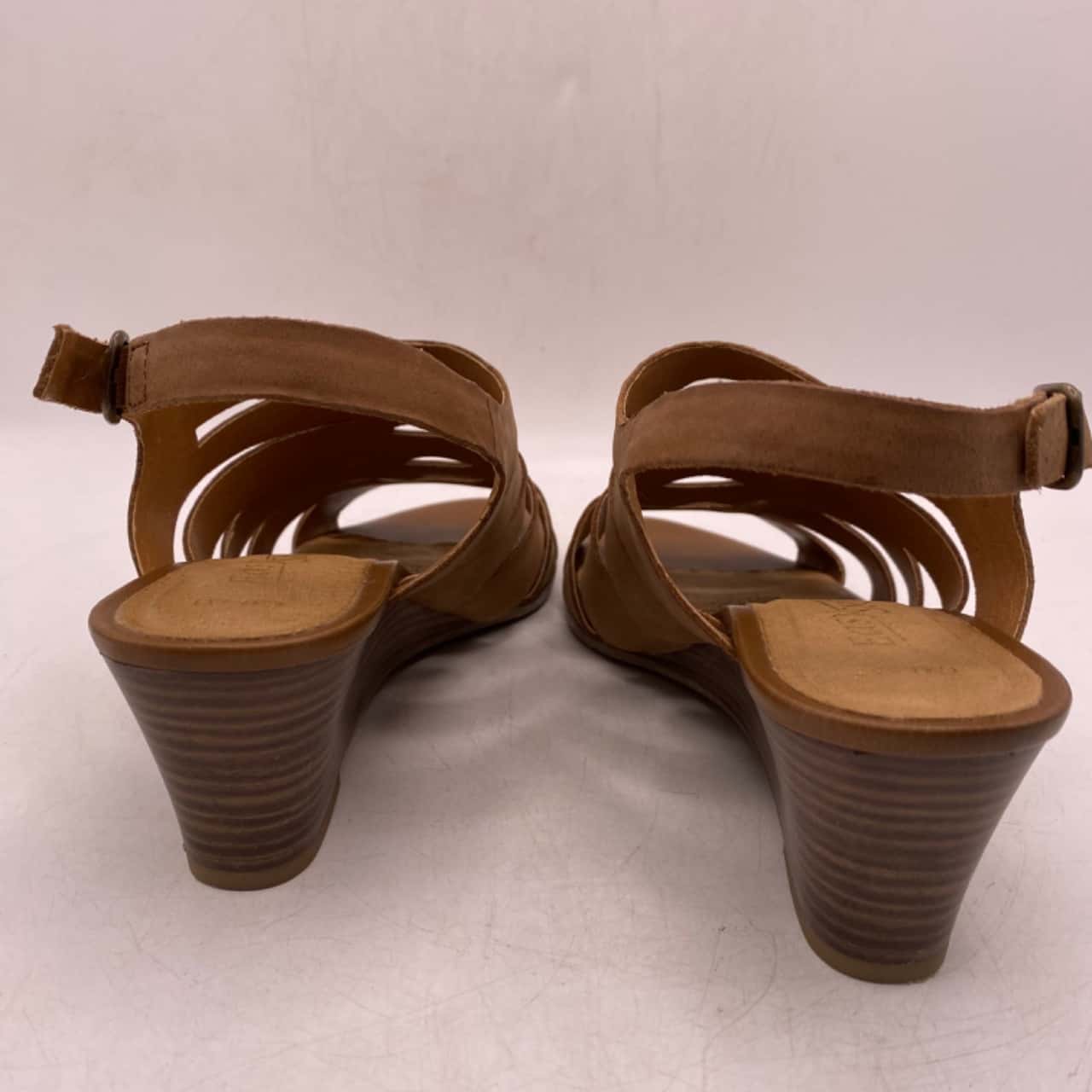 BNIB Easy Steps Womens Size 38 Brown Low Wedge Leather Shoes RRP $149. ...