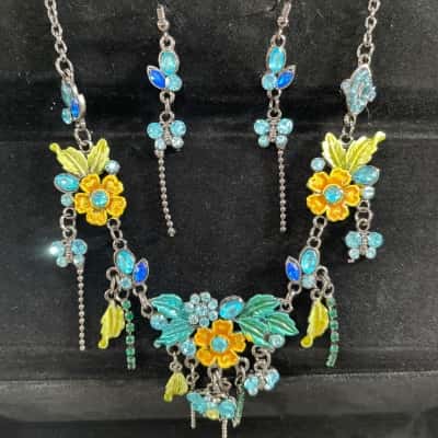 Vintage-look Necklace and Earrings with Enamel and Crystal Embellishments 