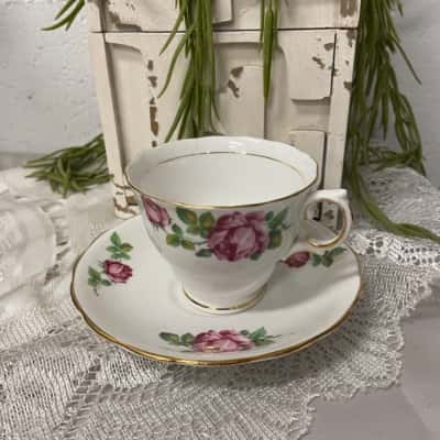 ROYAL VICTORIAN CROWN ,FINE BONE CHINA TEA SET.