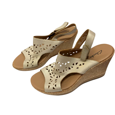 Clarks Women's  Size 9.5 Sandals Beige 