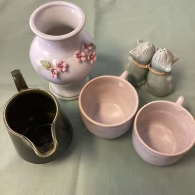 Vintage Handmade Ceramic Set – Kissing Cat Salt/Pepper, Vase & Jug – Rustic Decor