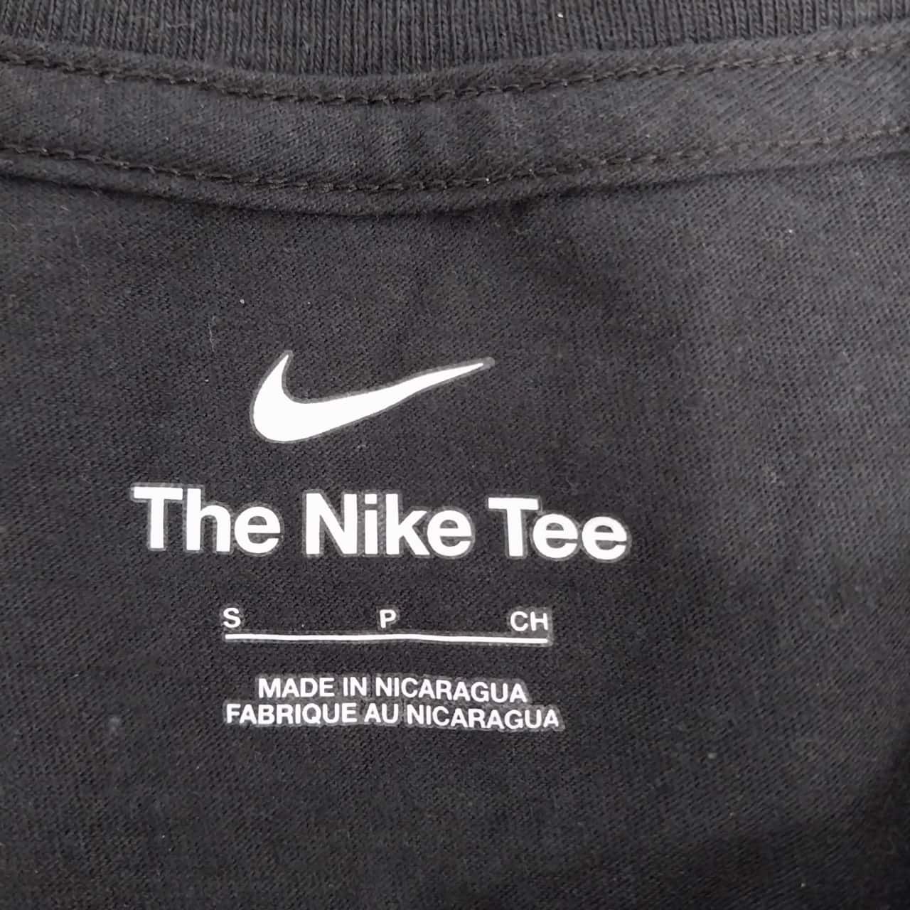 nike shirt size