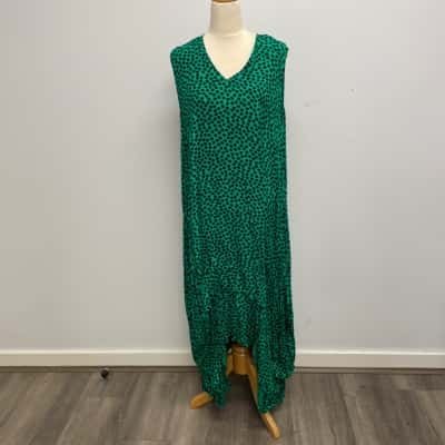 TS - Taking Shape Gorgeous Straight Style /Loose Fit / Jade Green & Black Spot Dress Size 18 - Brand New with Tags - RRP $169.99