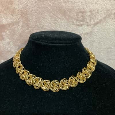 Women's Gold tone Interlocking rings choker necklace 