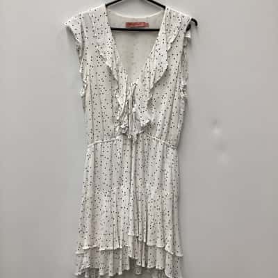 Rodeo Show  Womens  Size 10 White with  black poka dots dress
