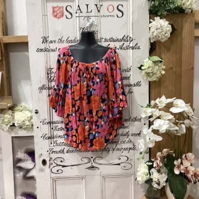 A LITTLE BIRDIE TOLD ME BRAND! Womens  Size S Off-the-shoulder Top Floral / Multicoloured! STUNNING OFF SHOULDER FLORAL PATTERNED TOP! GREAT FOR ADDING SOME COLOUR AND QUIRK TO ANY OUTFIT!