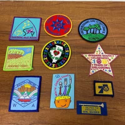 Large collection of Vintage Girl Guide patches 