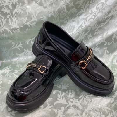  Womens  Size 7.5 Black  shoes