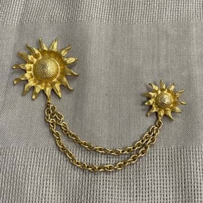 Womens Gold Tone Suns Connected Brooch Duo