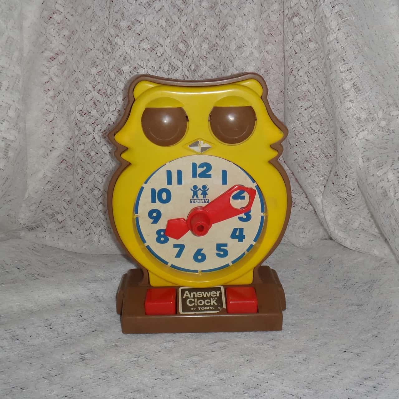 Vintage Answer Clock Owl by Tomy - 1975(s)