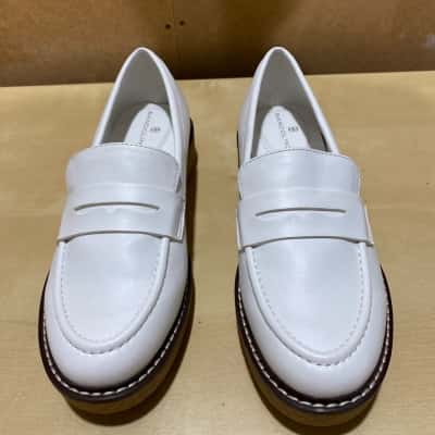  WomensBandolino Loafers White 