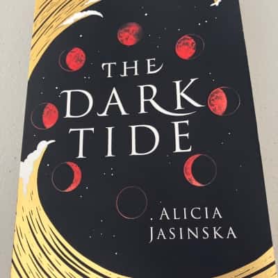 The dark tide - Alicia Jasinska