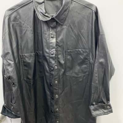 Decjuba Womens  Size L Windbreaker Black  