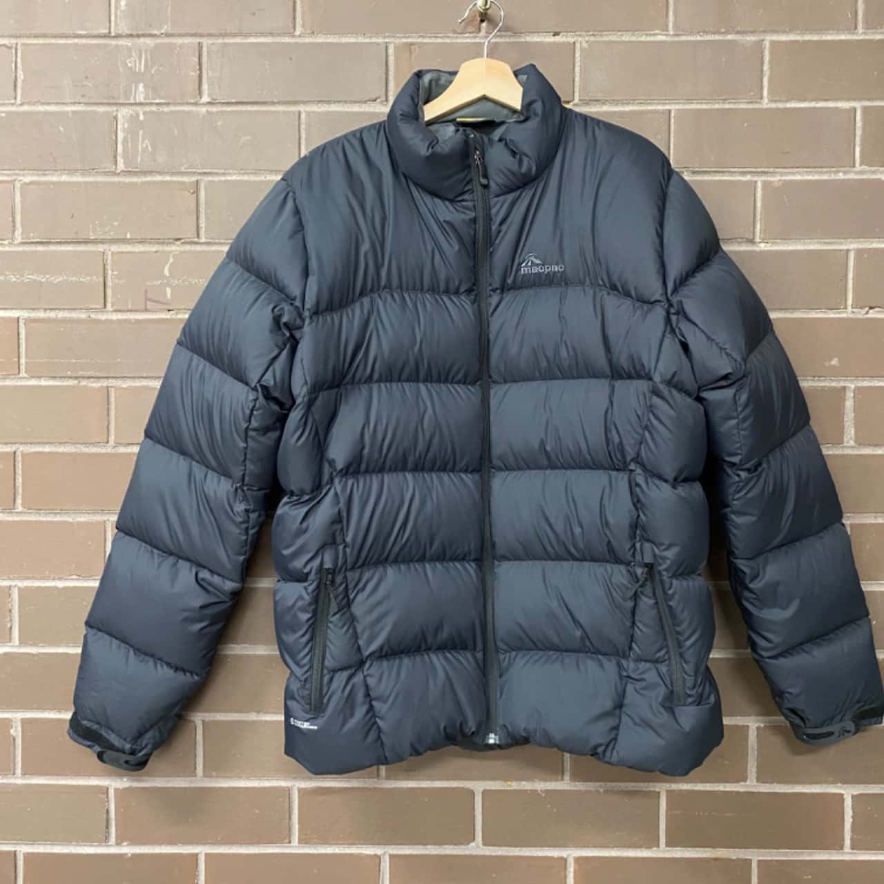 Macpac Mens Size XL Black Puffer Jacket(s)