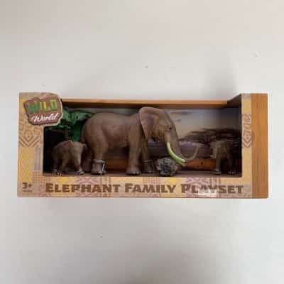 Wild World Elephant Family Playset 