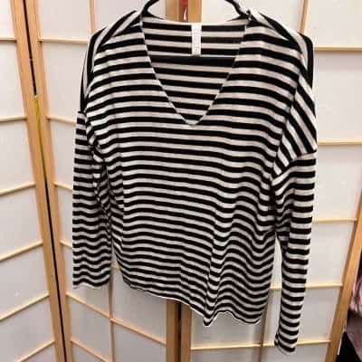  Womens  Size M Long Sleeve Top Black  / Cream / Gold / Striped /Made In Italy