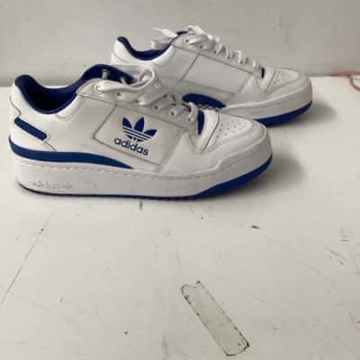 Adidas Unisex  Size 7 white  with blue trim runners