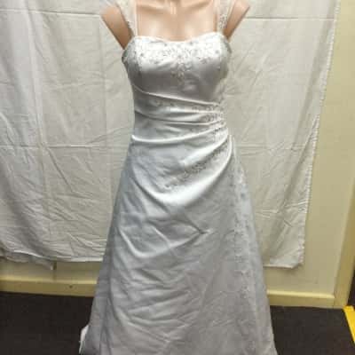 Mancini  Womens Size 10 Wedding Dress Off White 