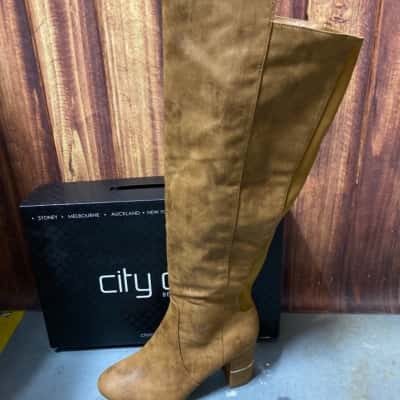 City Chic  knee high boots Size 42 Brown tan new 