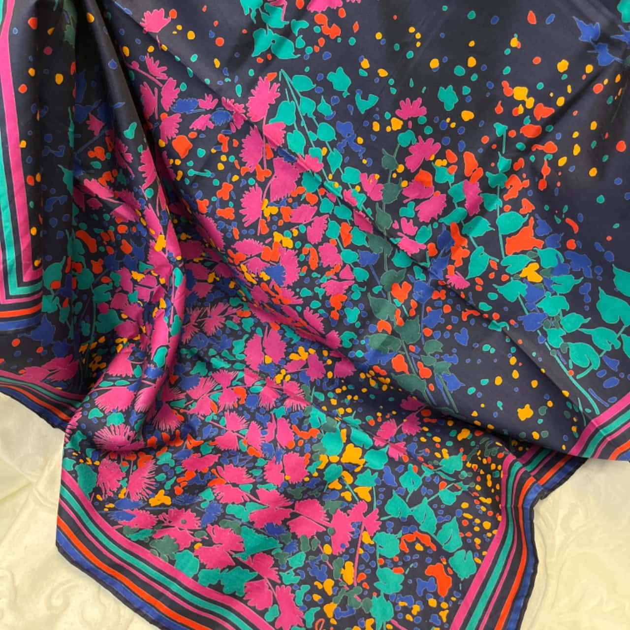 jim thompson shawl