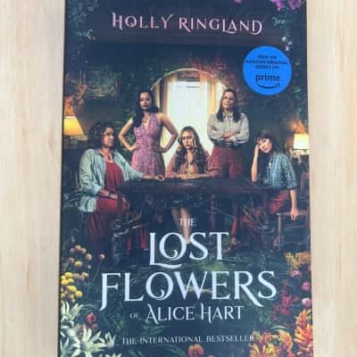The Lost Flowers of Alice Hart 