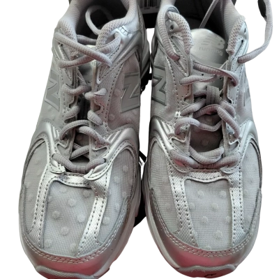 New Balance Mens  Size 6 Sneakers Grey 