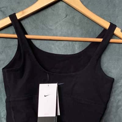 Nike Womens  Size S Black Crop Top 