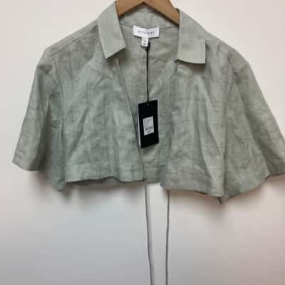 Witchery Womens  Size 10 Cropped Top Green 
