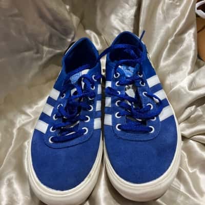 Adidas Womens  Size 7 Sneakers Blue 