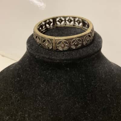  Womens Bracelet Black  / Gold tones with coloured stones