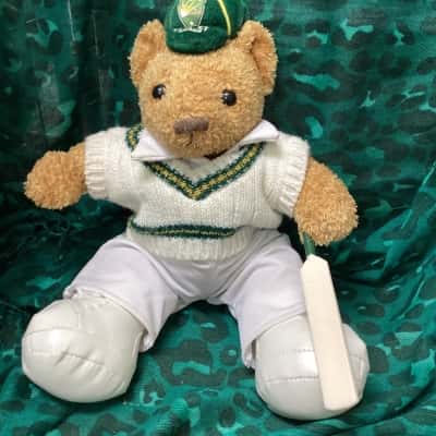 Cricketer Bear 28cm.