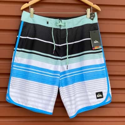 Quicksilver Mens Size 32 Black/Blue/Grey/White/Striped Boardshorts 