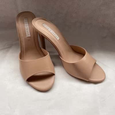 Pied A Terre Womens Size 9 Mule Style Heels Nude 