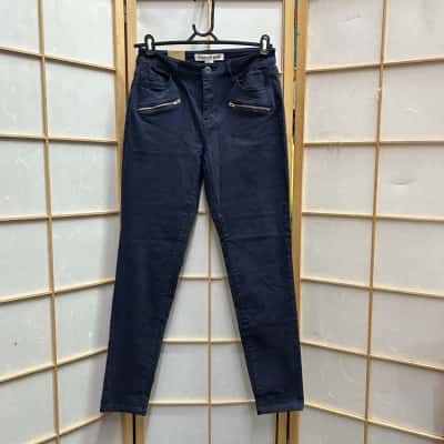 New with tags Country Road Women's  Size 10 Cropped Jeans / Mid Rise Jeans / Skinny Jeans / Stretch Jeans Navy Blue 